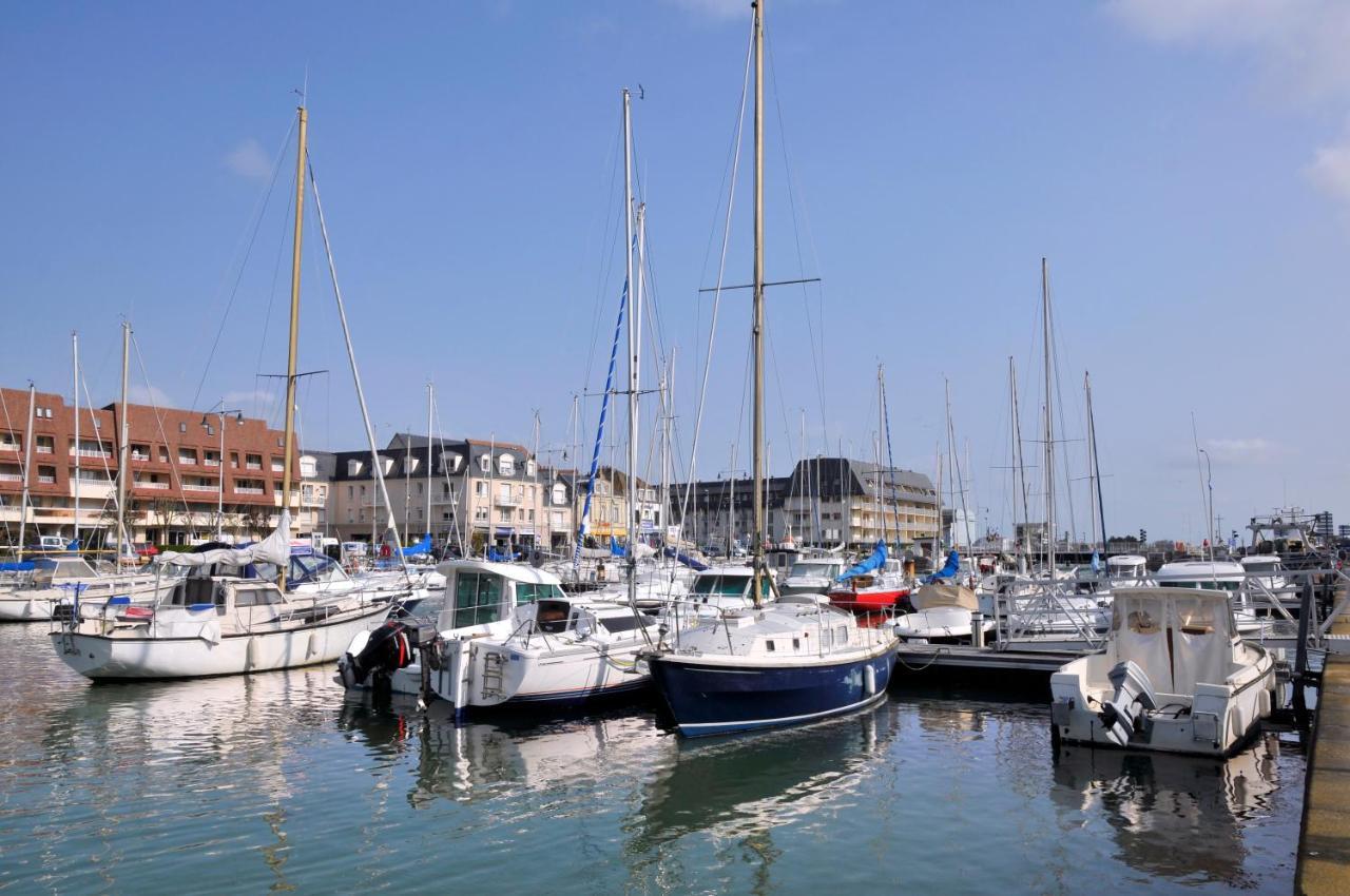 Appartement Vue Mer Et Marina, Loggia - Parking Courseulles-sur-Mer Exterior photo