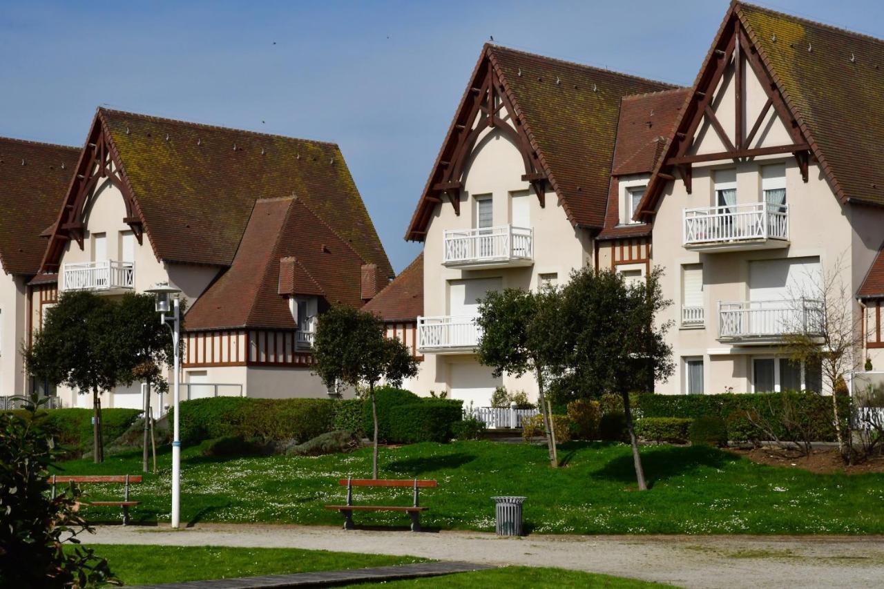 Appartement Vue Mer Et Marina, Loggia - Parking Courseulles-sur-Mer Exterior photo
