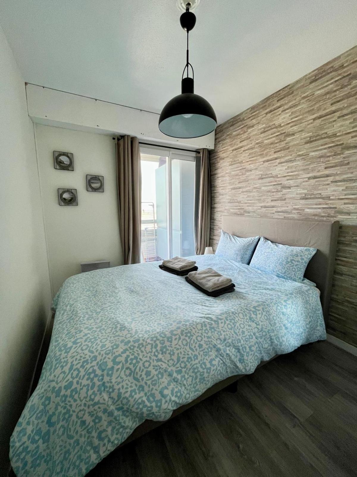 Appartement Vue Mer Et Marina, Loggia - Parking Courseulles-sur-Mer Exterior photo