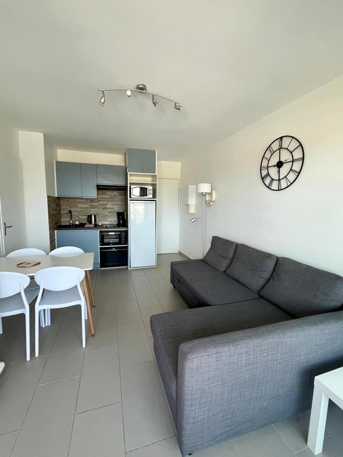 Appartement Vue Mer Et Marina, Loggia - Parking Courseulles-sur-Mer Exterior photo