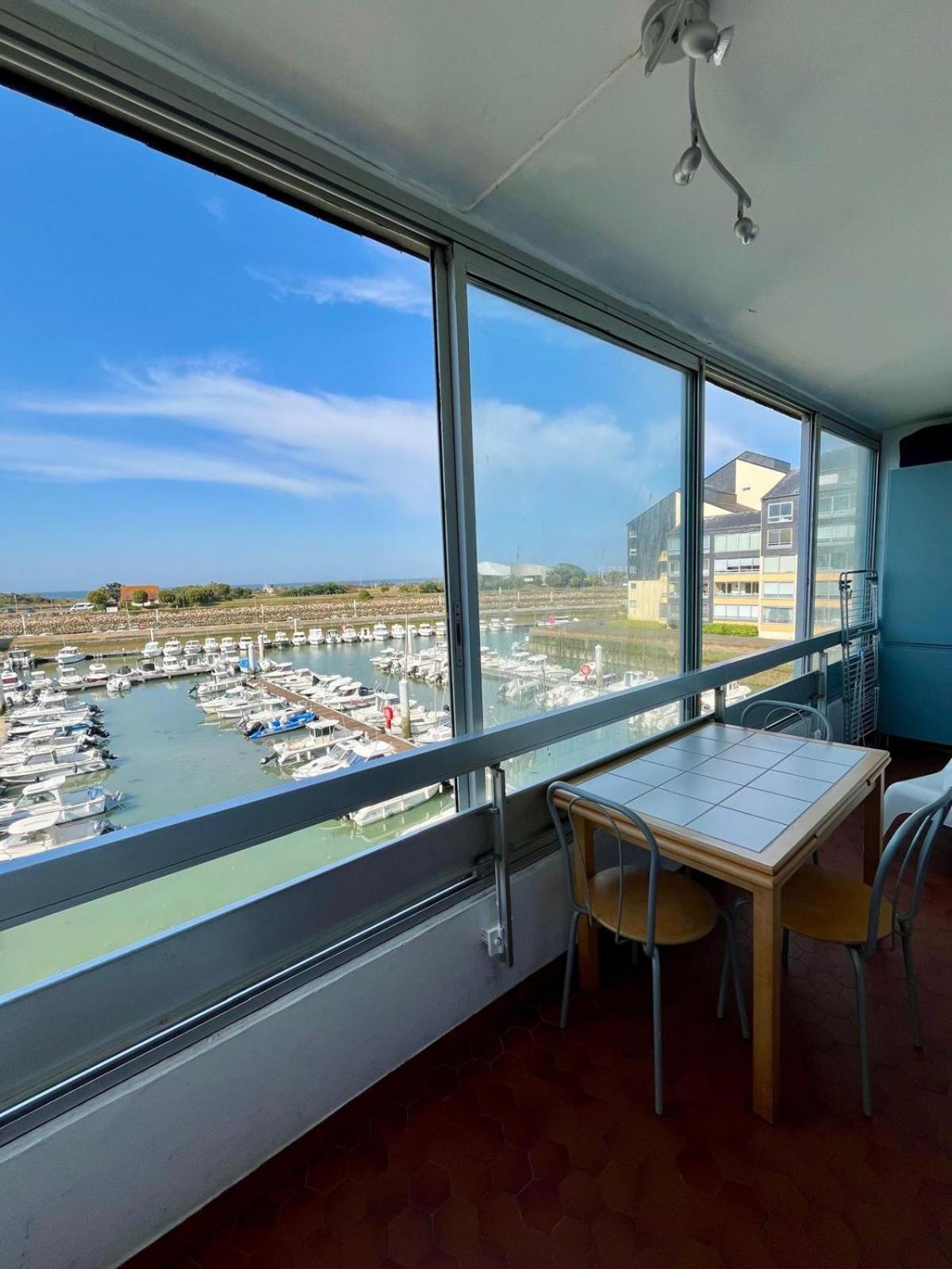 Appartement Vue Mer Et Marina, Loggia - Parking Courseulles-sur-Mer Exterior photo