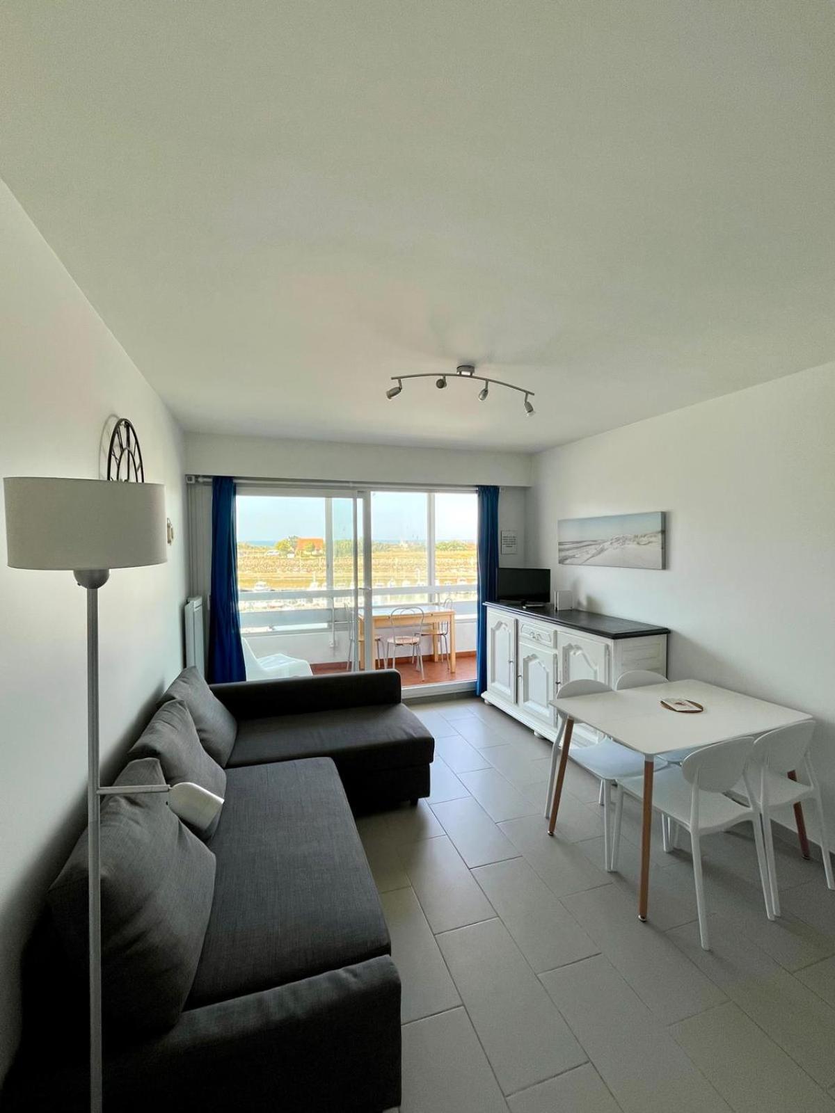 Appartement Vue Mer Et Marina, Loggia - Parking Courseulles-sur-Mer Exterior photo