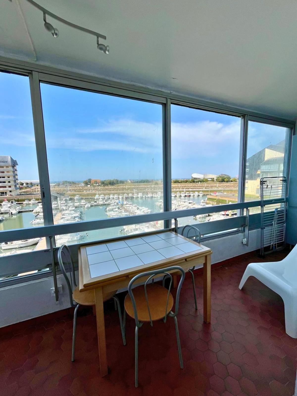 Appartement Vue Mer Et Marina, Loggia - Parking Courseulles-sur-Mer Exterior photo