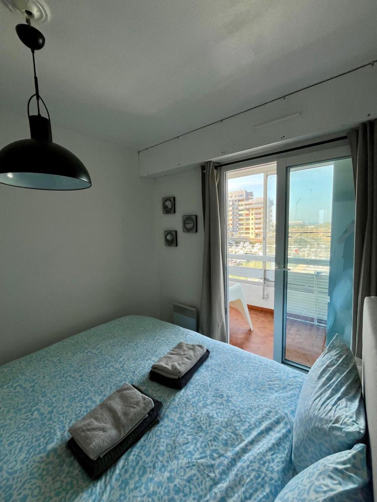 Appartement Vue Mer Et Marina, Loggia - Parking Courseulles-sur-Mer Exterior photo
