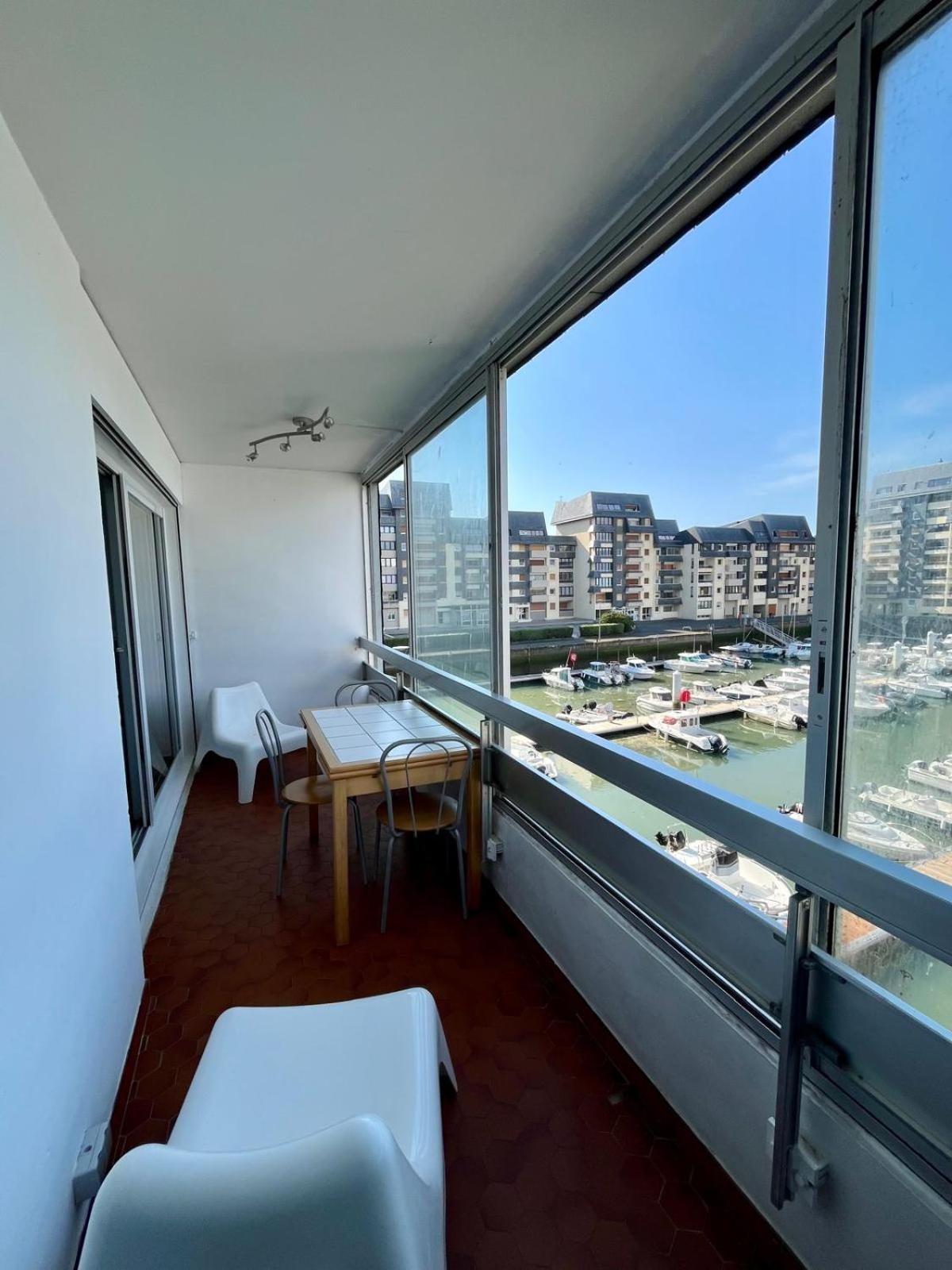 Appartement Vue Mer Et Marina, Loggia - Parking Courseulles-sur-Mer Exterior photo