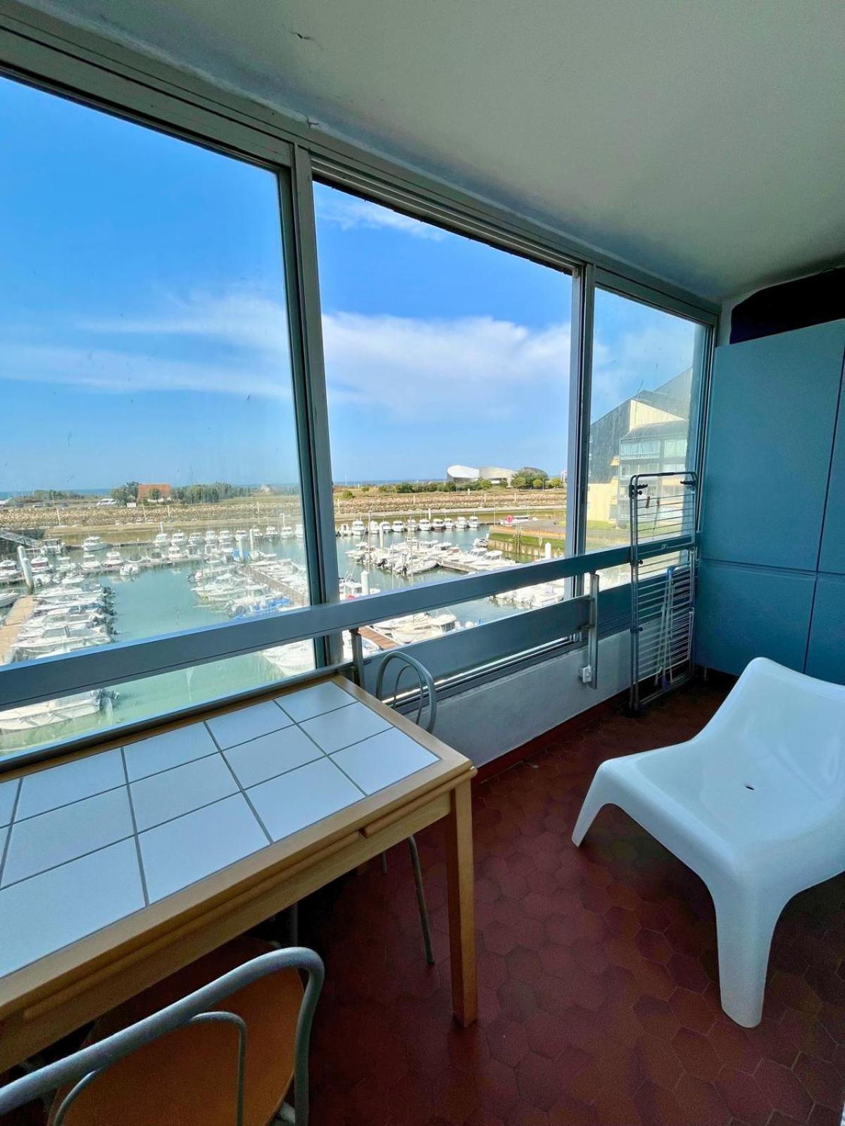 Appartement Vue Mer Et Marina, Loggia - Parking Courseulles-sur-Mer Exterior photo